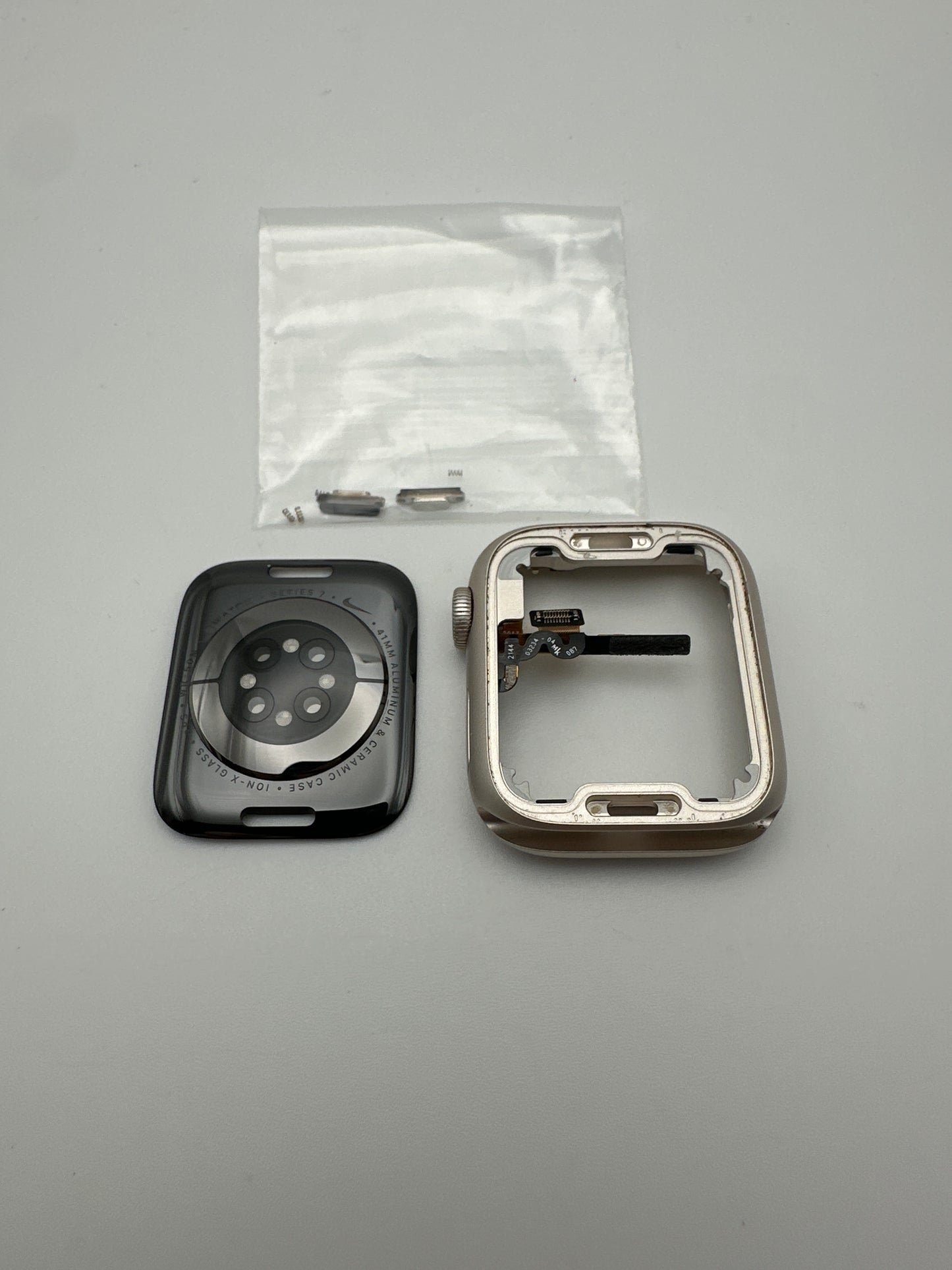 Apple Used Watch Nike Series 7 41MM Starlight Alu GPS Backhousing OEM