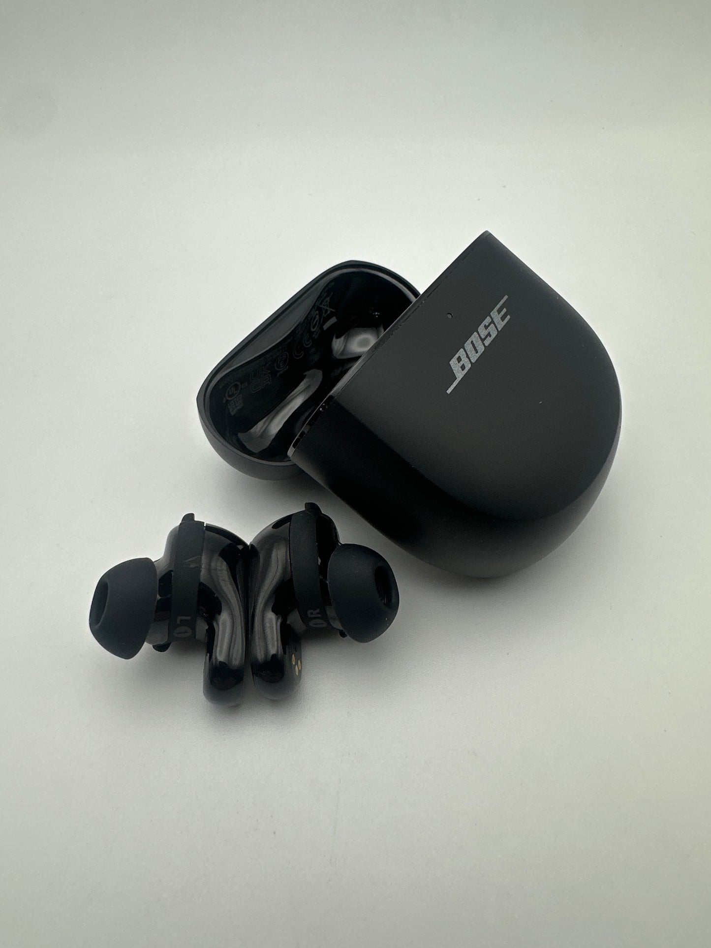 Bose QuietComfort Ultra Earbuds (USED)
